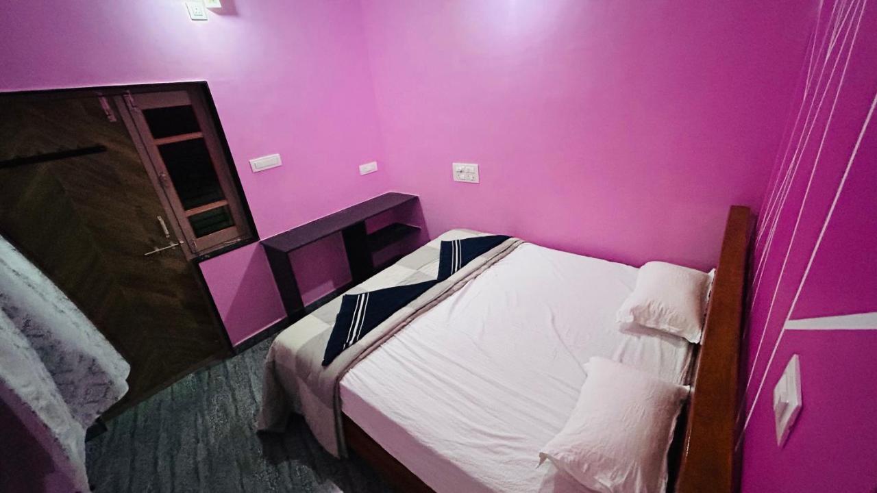 Supritha Homestay Хампи Екстериор снимка